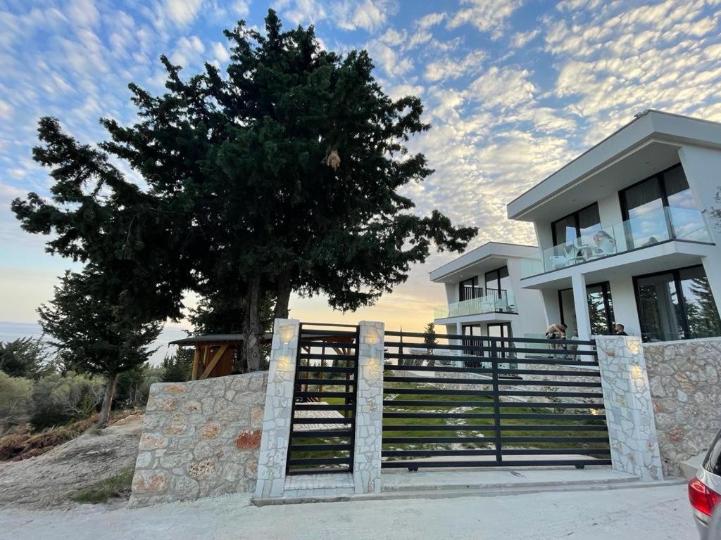 Summer Wine Boutique Hotel Dhërmi Eksteriør bilde