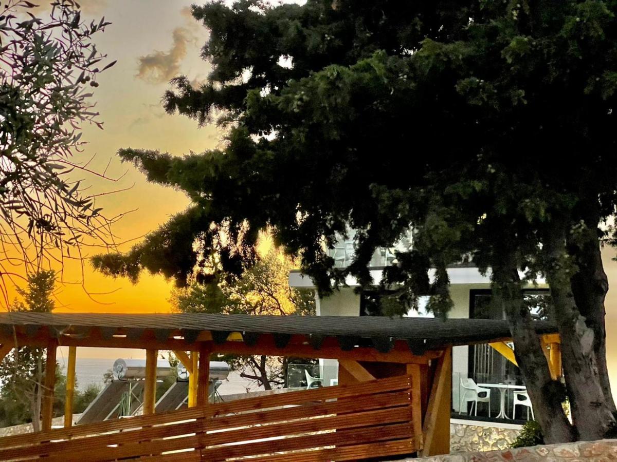 Summer Wine Boutique Hotel Dhërmi Eksteriør bilde